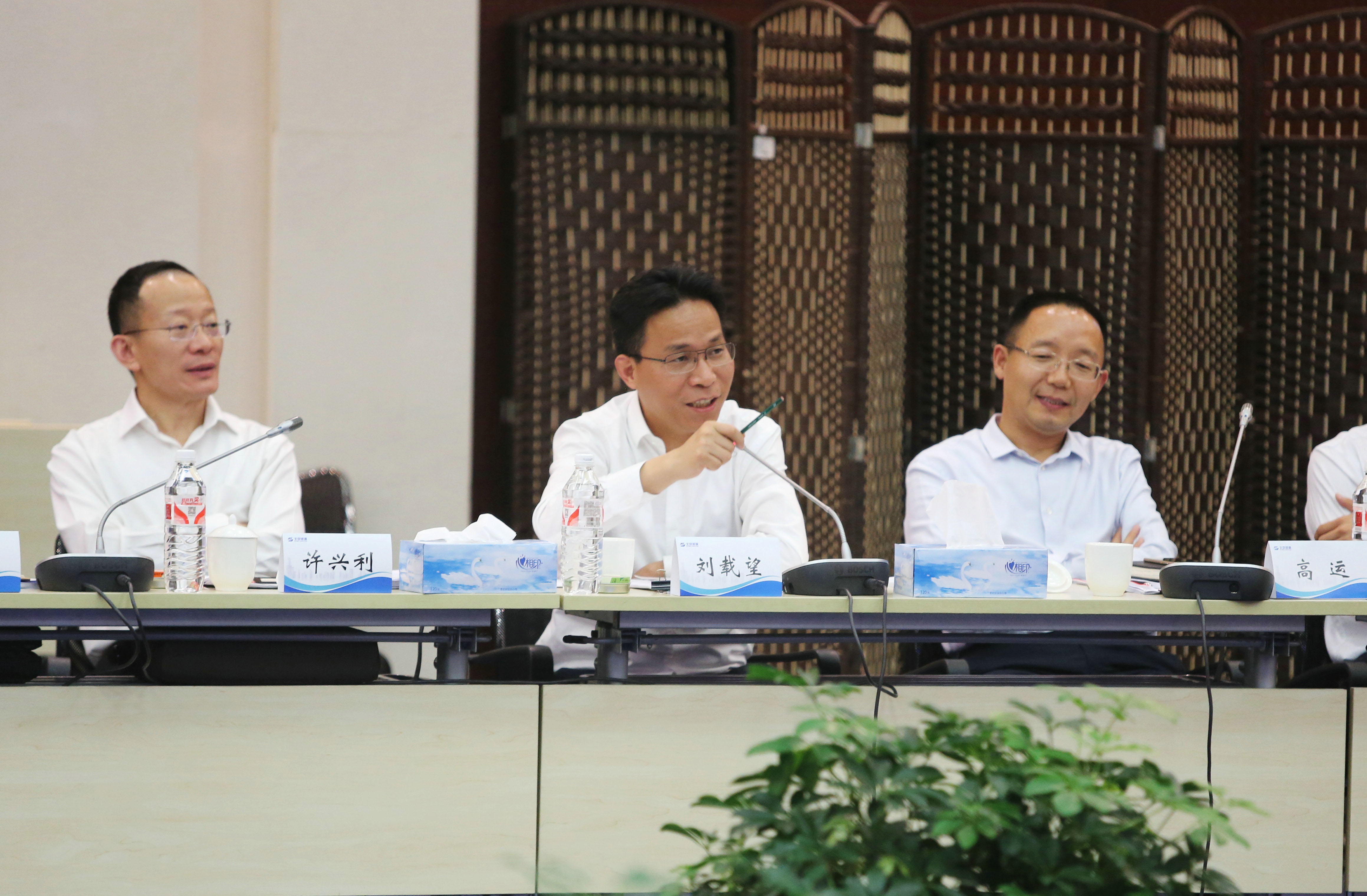 港源裝飾舉行2017年年中經(jīng)營調(diào)度（擴(kuò)大）會(huì)